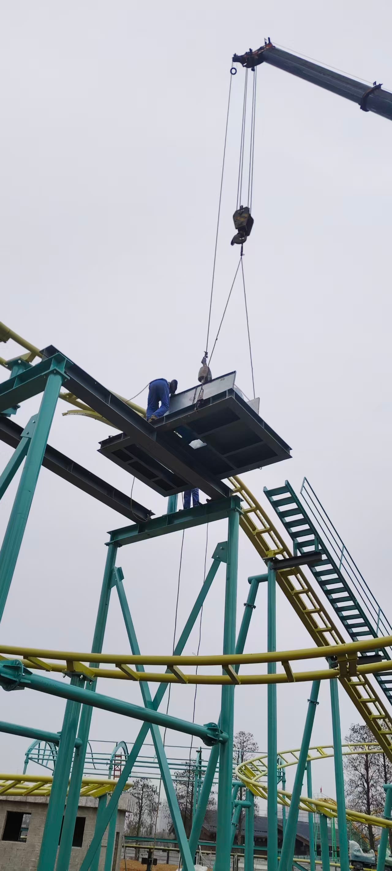 ZhipaoRides installation site 3 — professional amusement ride installation and commissioning on-site
