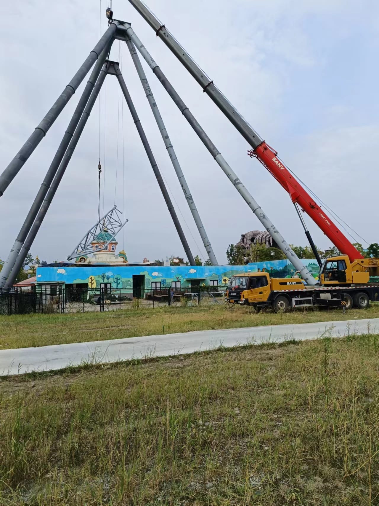 ZhipaoRides installation site 10 — professional amusement ride installation and commissioning on-site